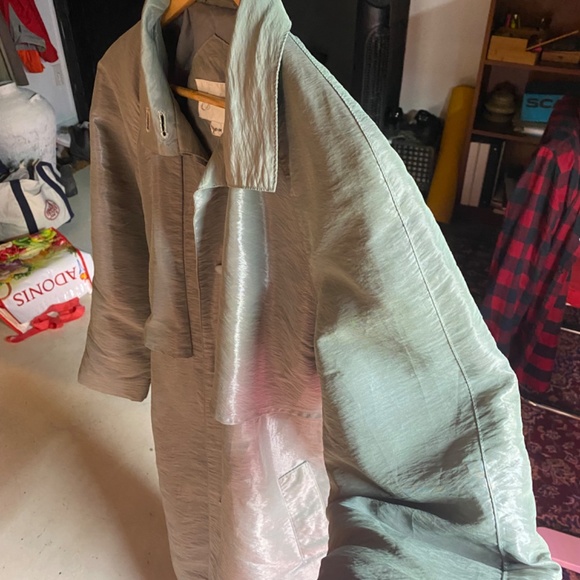 Vintage trench coat - Picture 2 of 3